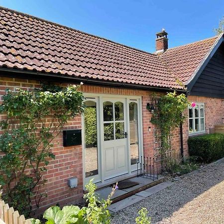 Lovely Quiet Cottage Sleeps 4 Adults, 4 Children, Dog Friendly Cley next the Sea Eksteriør bilde