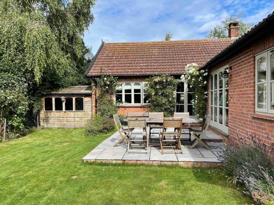 Lovely Quiet Cottage Sleeps 4 Adults, 4 Children, Dog Friendly Cley next the Sea Eksteriør bilde